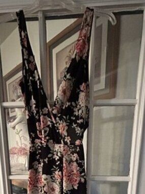 Minette sleeveless floral sundress with adjustable back tie, size Med